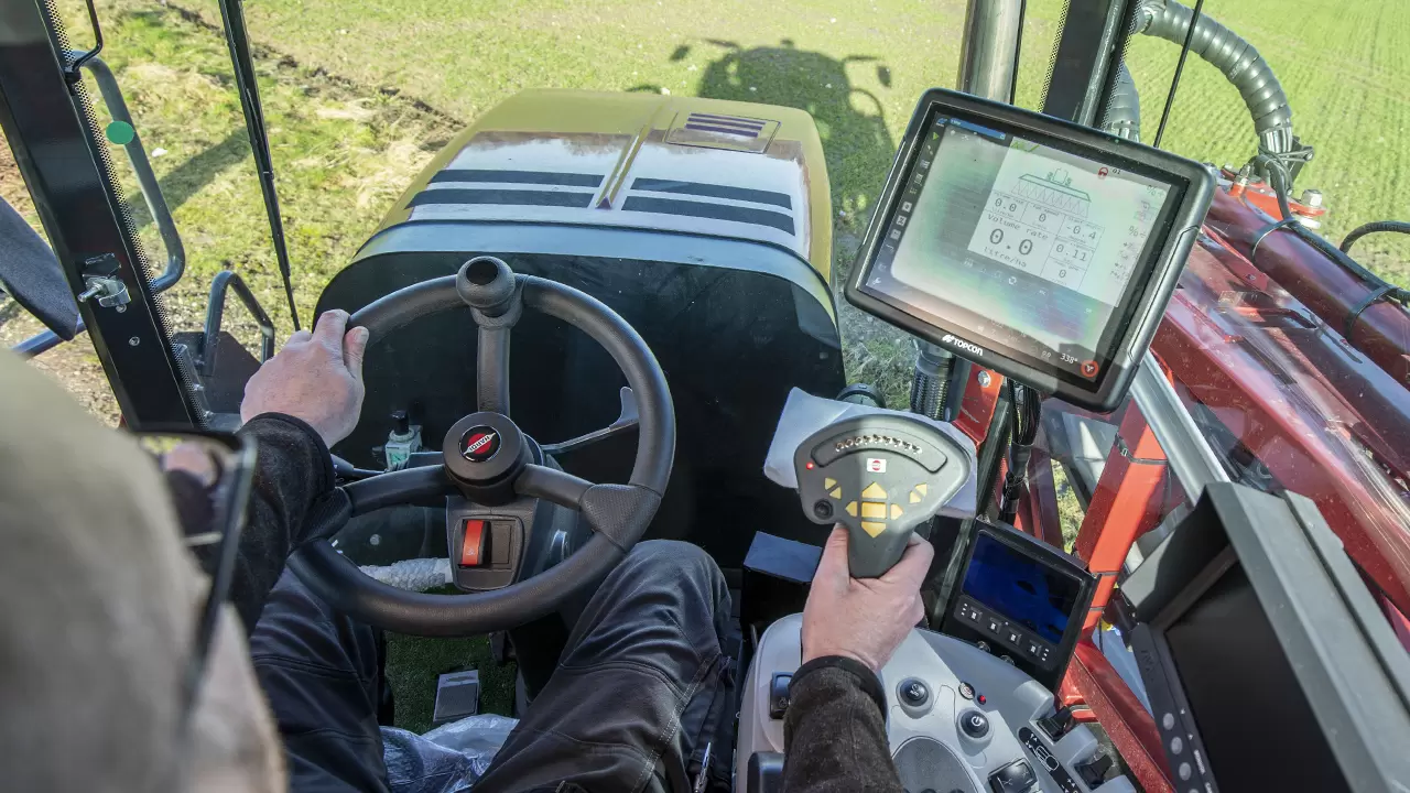 Operate all spray and hydraulic functions directly from the cab with the right hand located SprayCenter