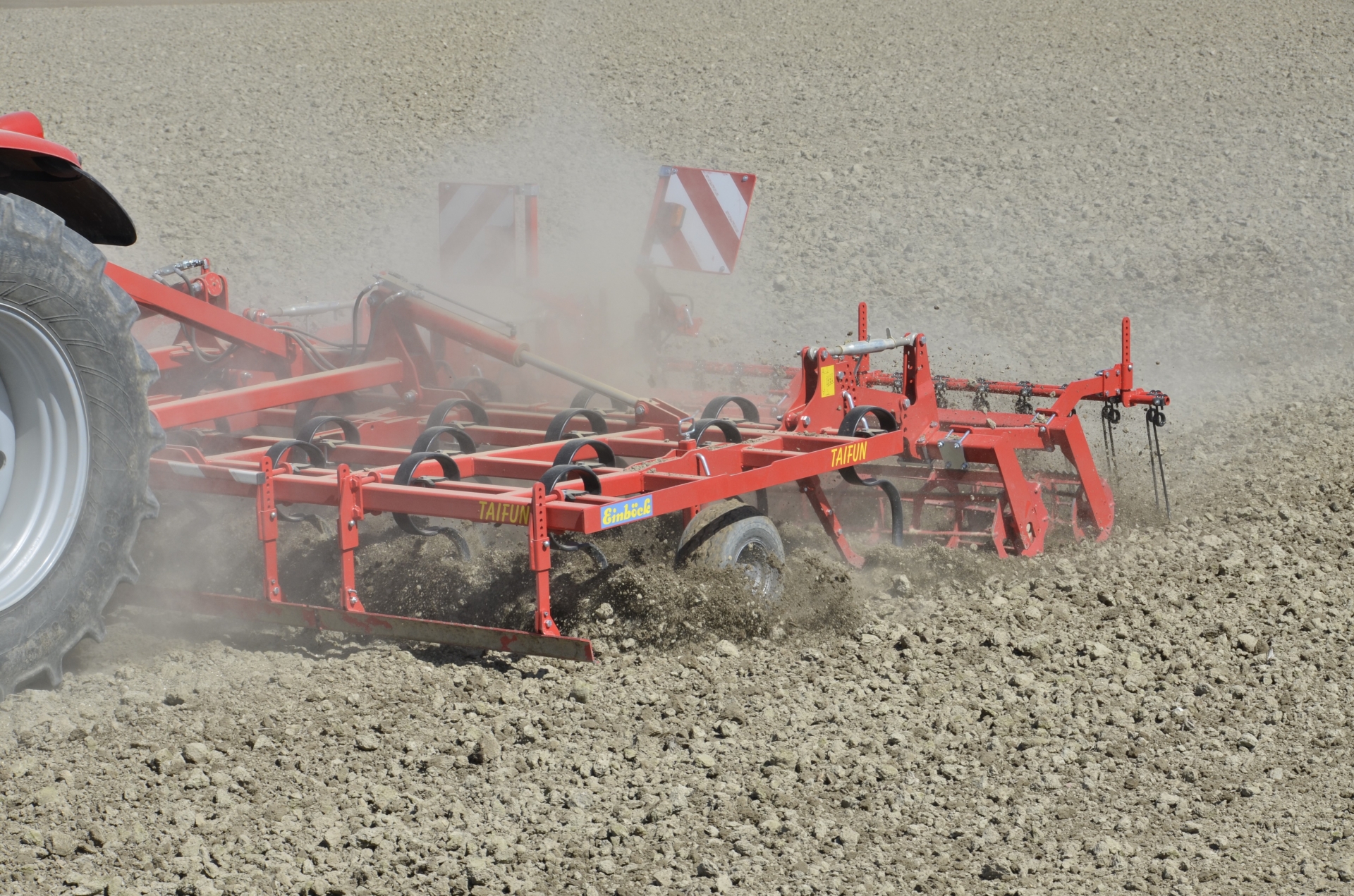Levelling plate „dragging“ or „on grip“