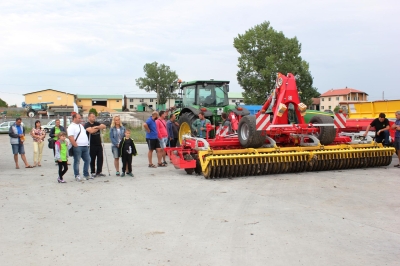 Presentation of Bulagro Machines in Polski Izvor village